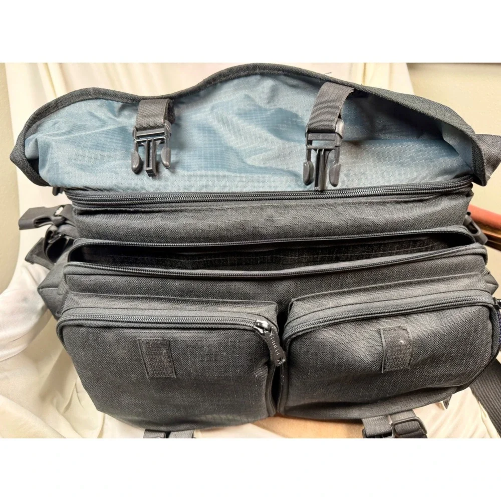 Vintage Tamrac XL 610 Pro Camera  Bag Black Shoulder Strap Lots of Compartments